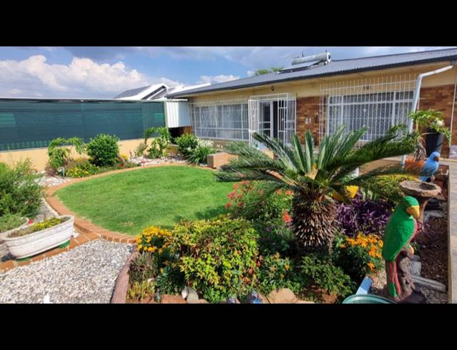 3 BEDROOM HOUSE FOR SALE IN SOUTH CREST